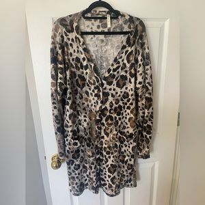 Cute button front leopard cardigan-Large